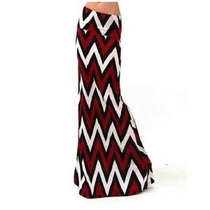 Burgundy/whitr Chevron print maxi skirt - size M